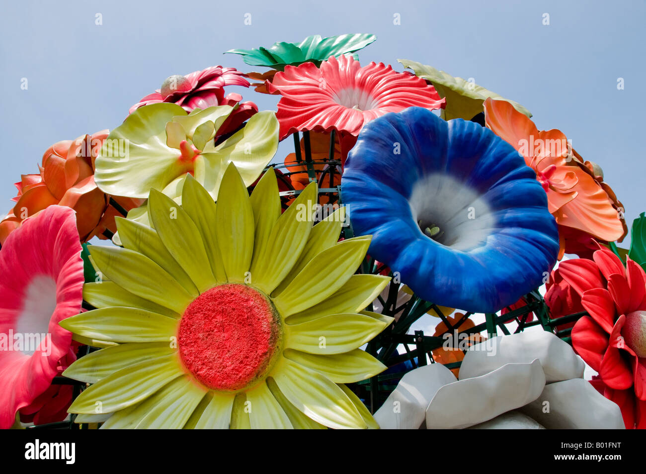 Flower sculpture outside shopping mall in Singapore Stock Photo