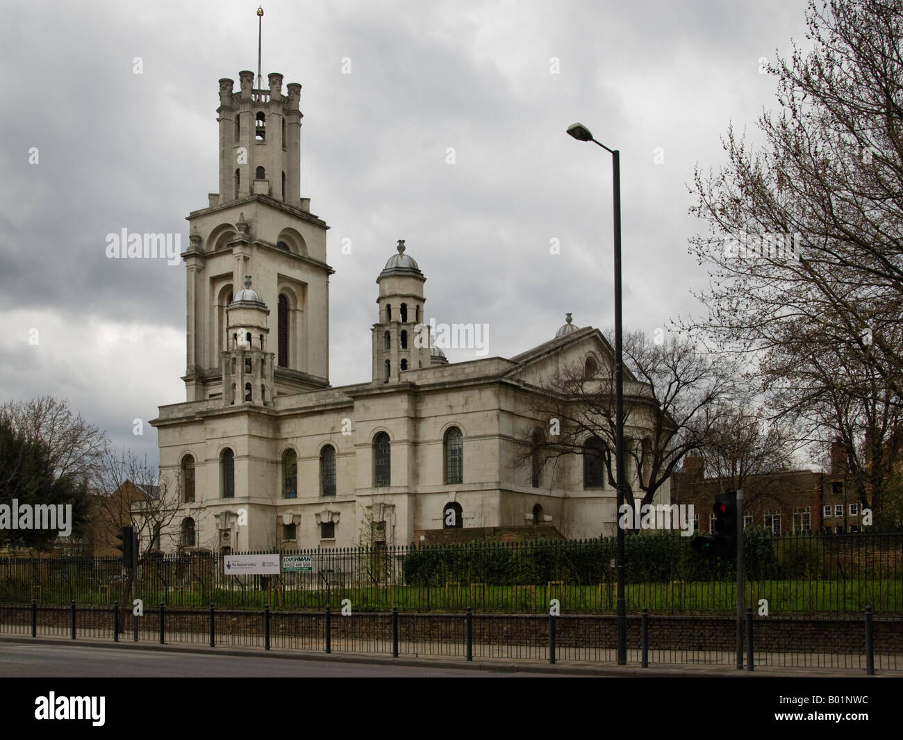 Church of St. George in the East, near Shadwell, London, England, UK.  Built 1719 - 1724 designed by Nicholas Hawksmoor Stock Photo