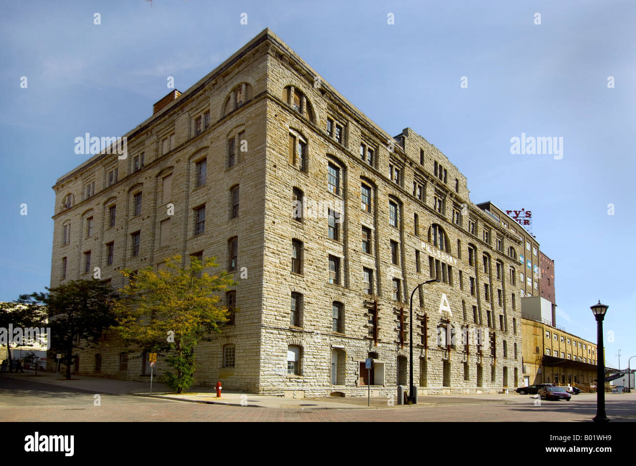 Pillsbury flour mill hires stock photography and images Alamy