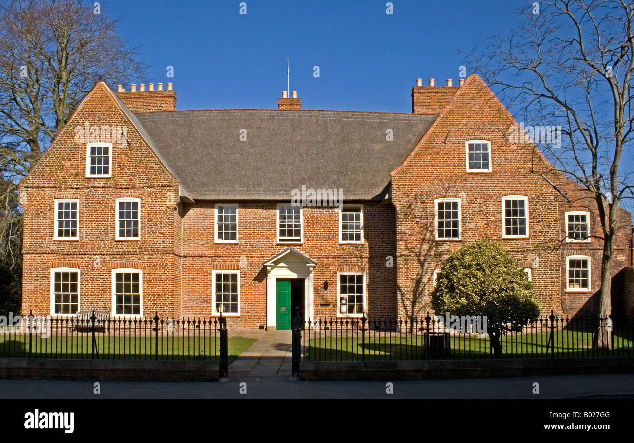 17th century manor house hi-res stock photography and images - Alamy