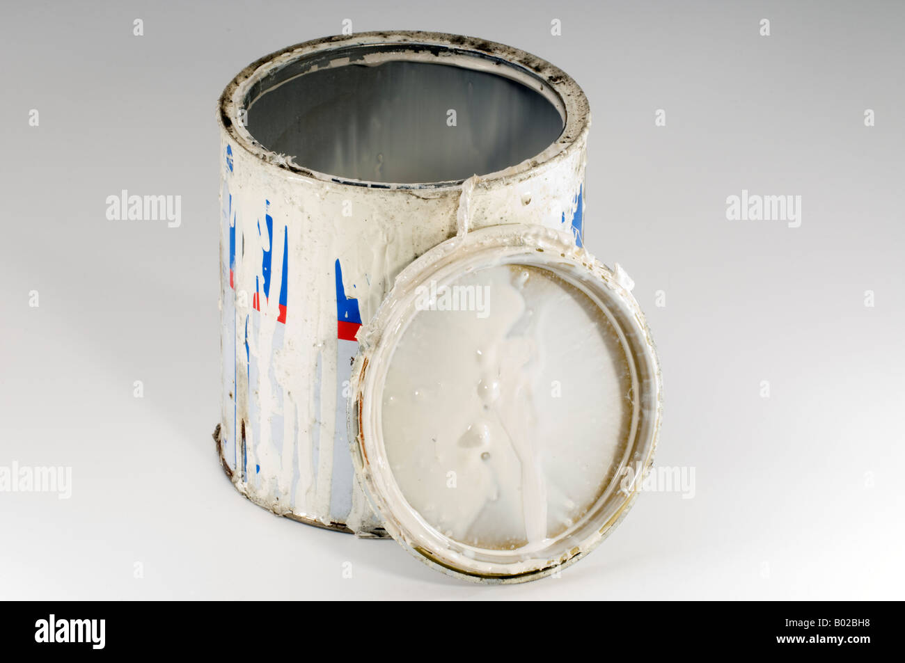 Old opened tin of white gloss paint Stock Photo Alamy