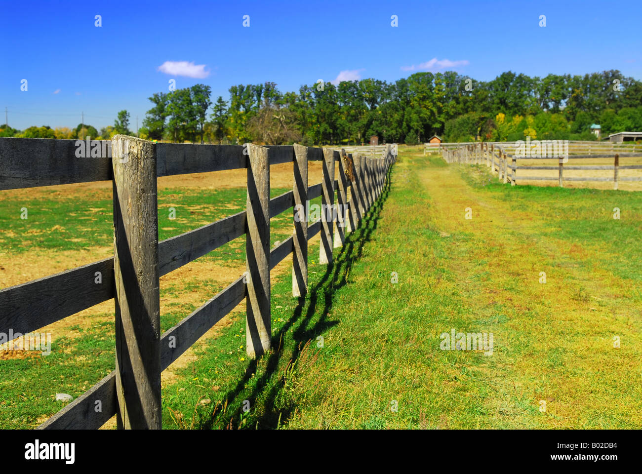 Ontario fall road fence hires stock photography and images Alamy