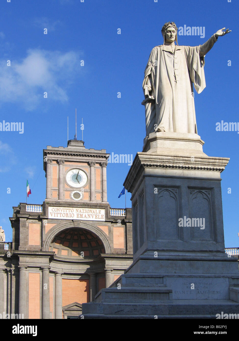 Dante alighieri statue hi-res stock photography and images - Alamy