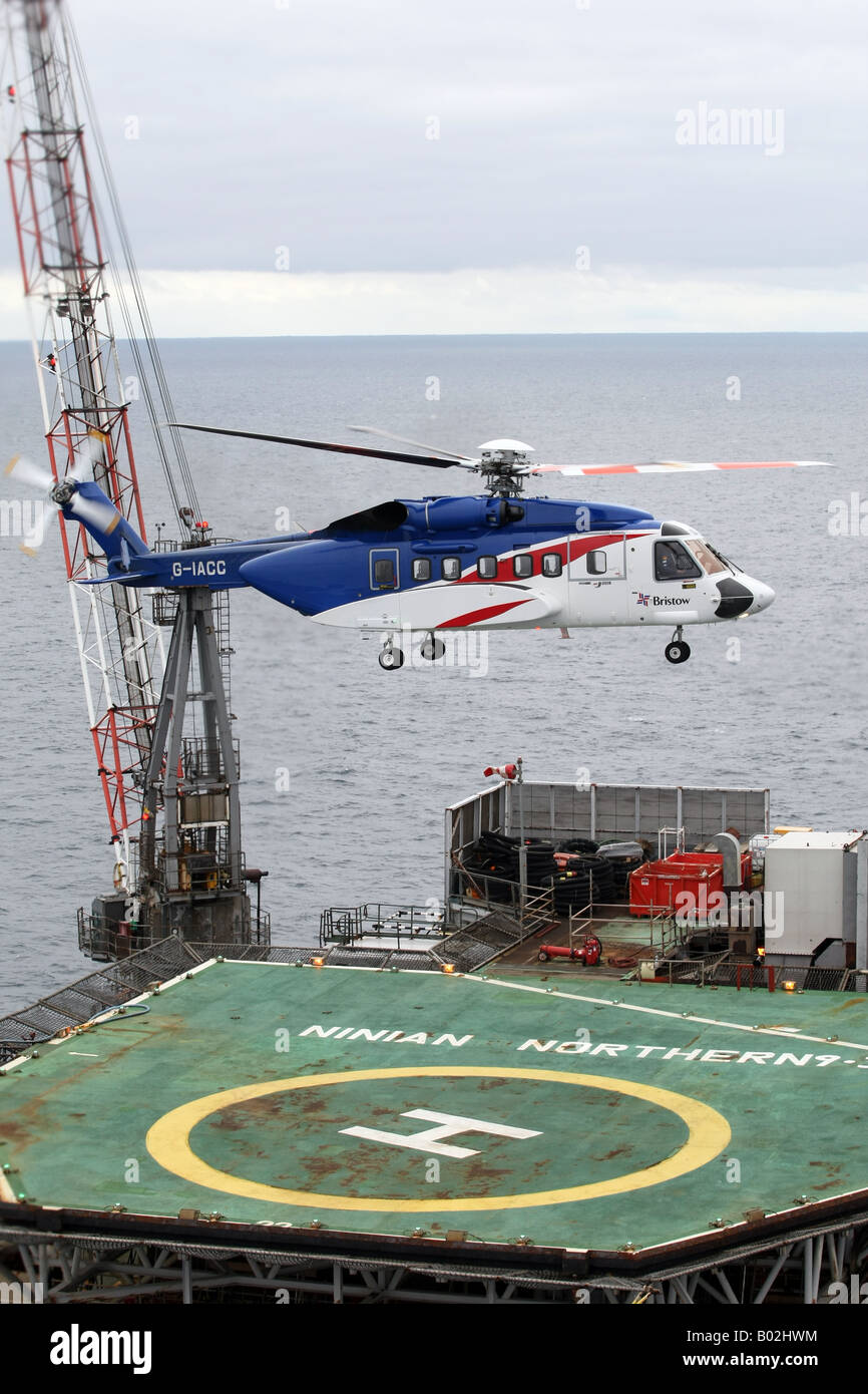 Oil rig helipad hires stock photography and images Alamy