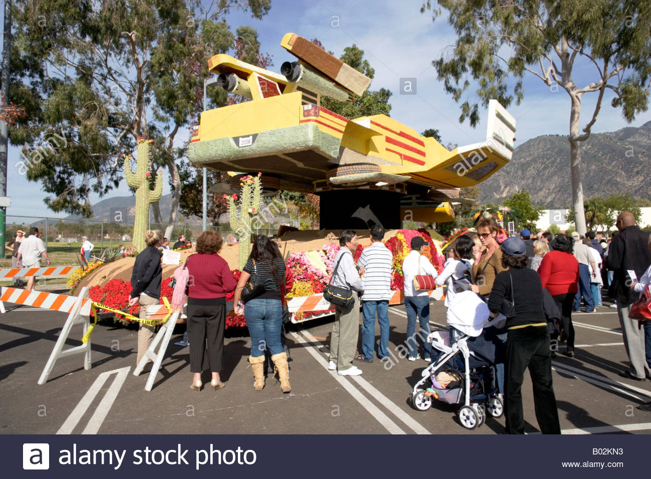 American Honda Motor Company Passport To The Future Rocketship Car At 2008 Rose Parade Float Viewing Pasadena Californi