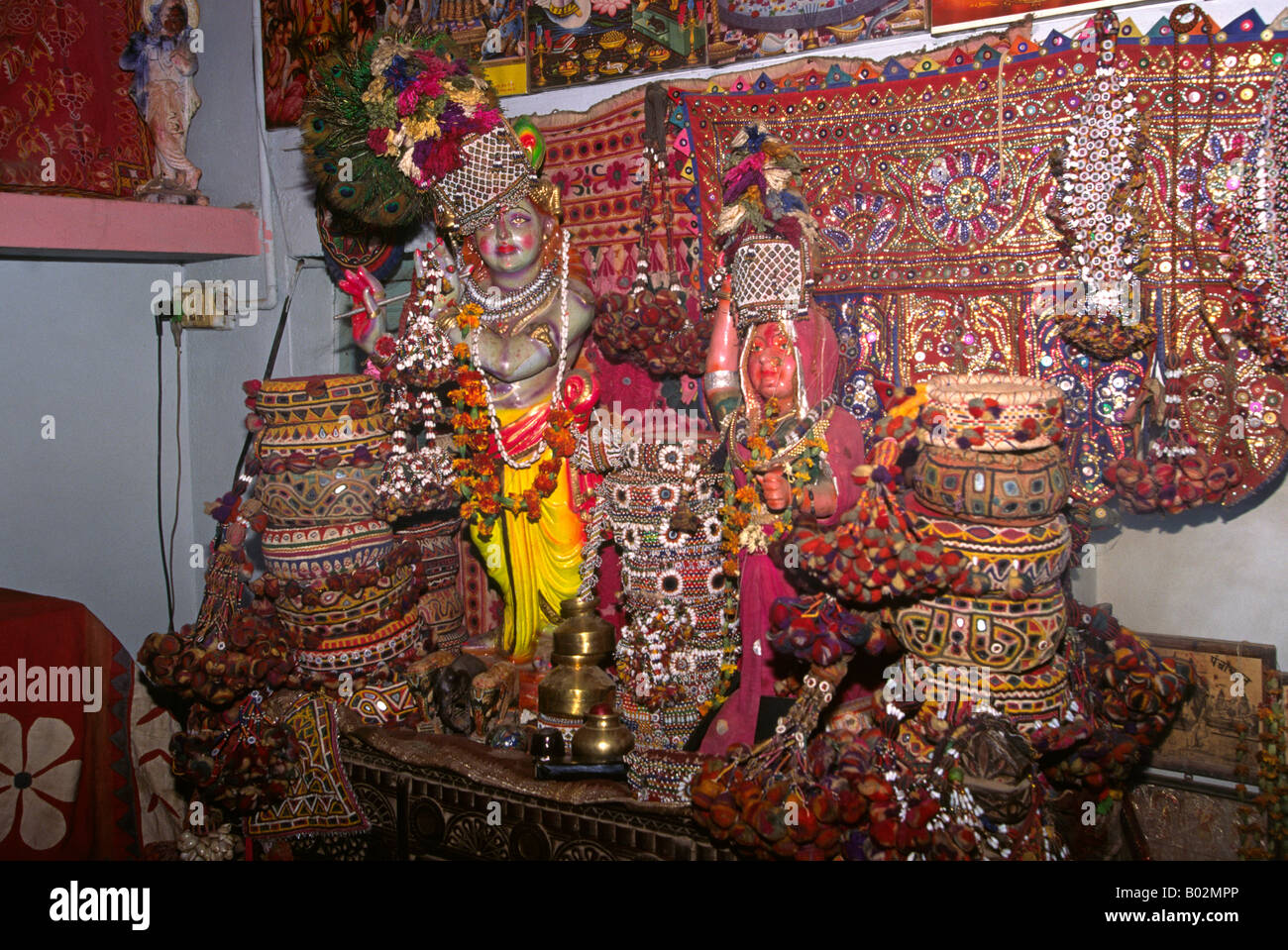 India tribe handcraft hi-res stock photography and images - Alamy