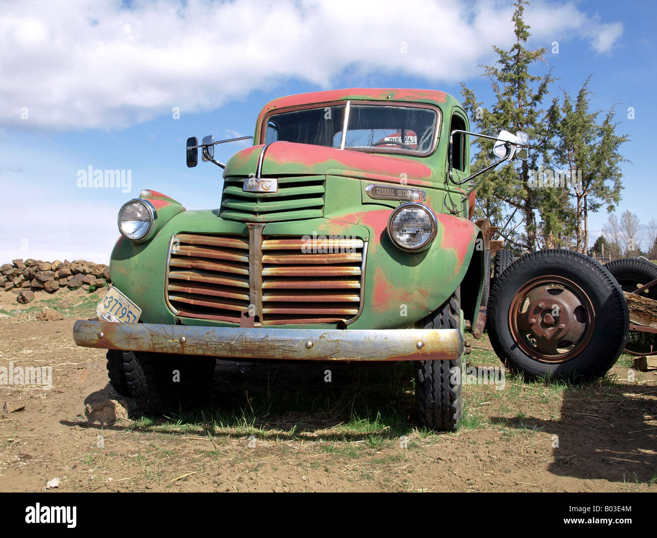 OREGON BEND Portrait of a 1943 GMC gasoline truck on a farm east of Bend Stock Photo