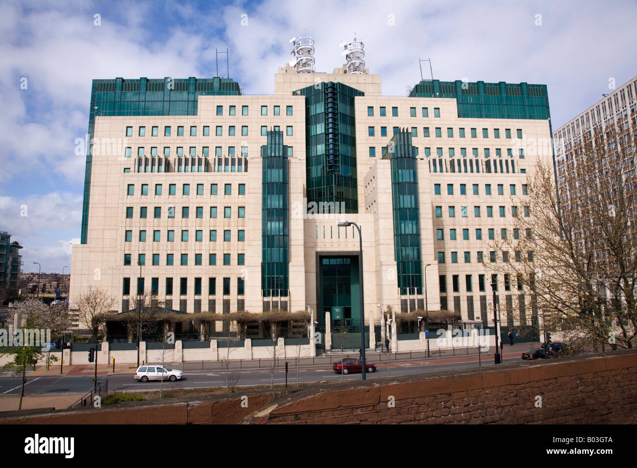 MI6 / Secret Intelligence Service (MI6) headquarters at Vauxhall Cross, London. UK. Stock Photo