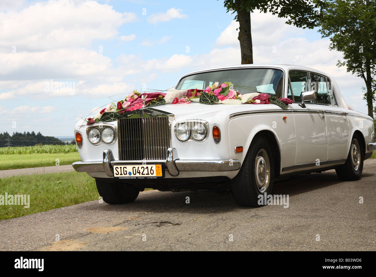 Hochzeit Hochzeitsauto Rolls Royce Baden Württemberg Deutschland wedding wedding car Rolls Roys Germany Stock Photo