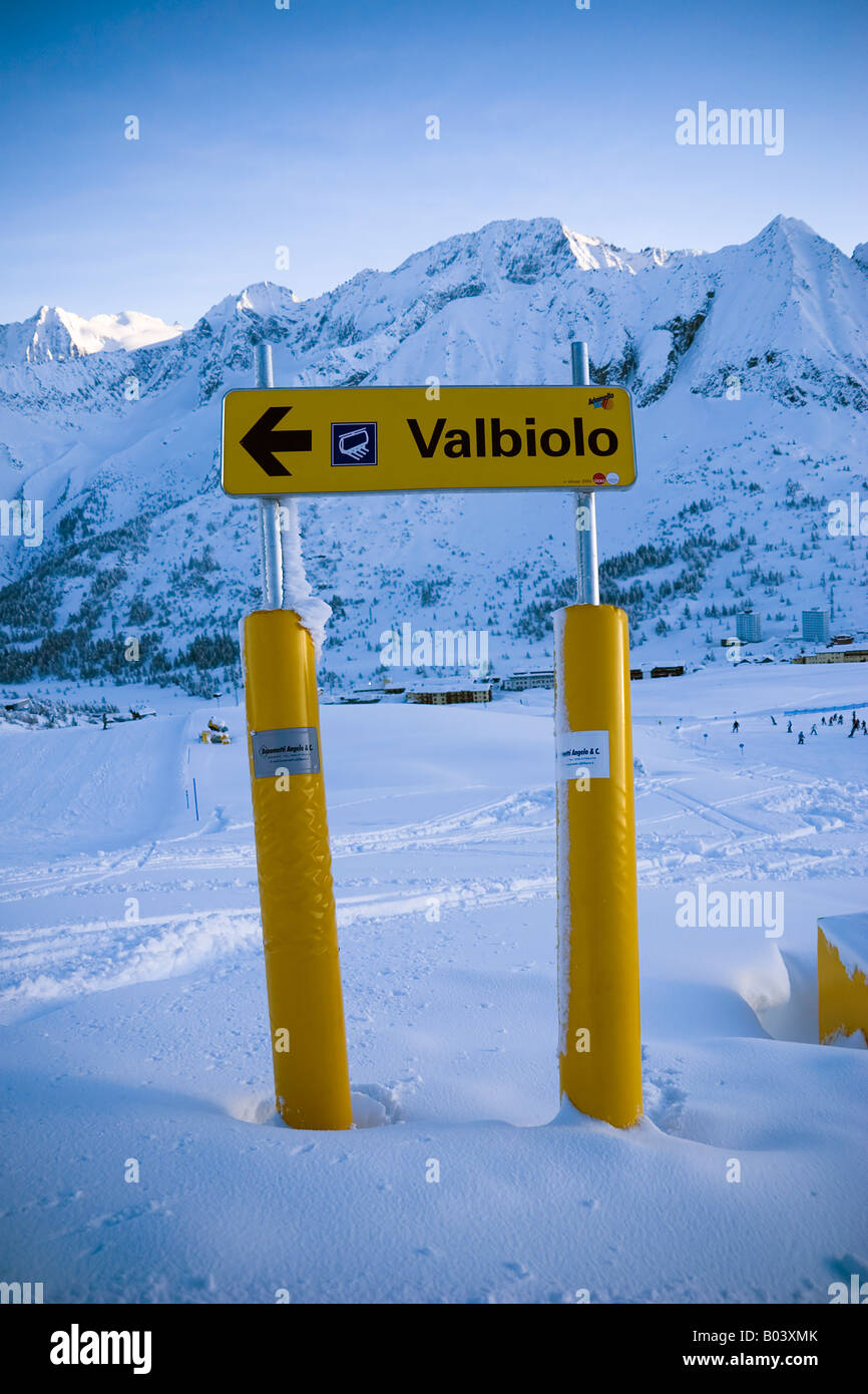 Sign for a blue ski piste, Passo del Tonale Italy Stock Photo