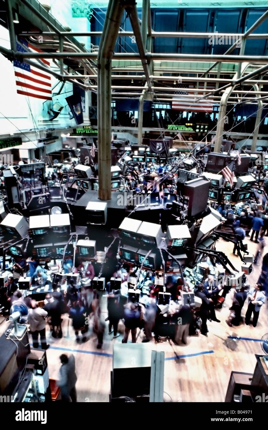 2026 S&P 500 Buy Rating & Consumer Consumption Collapse Risk