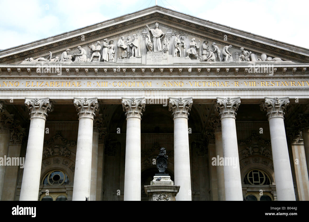 Neoclassical London Neo classical london detail hi-res stock photography and images - Alamy
