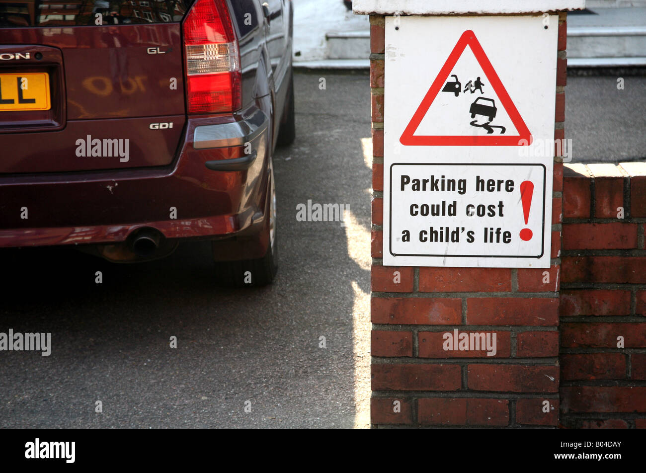 Road safety sign hires stock photography and images Alamy