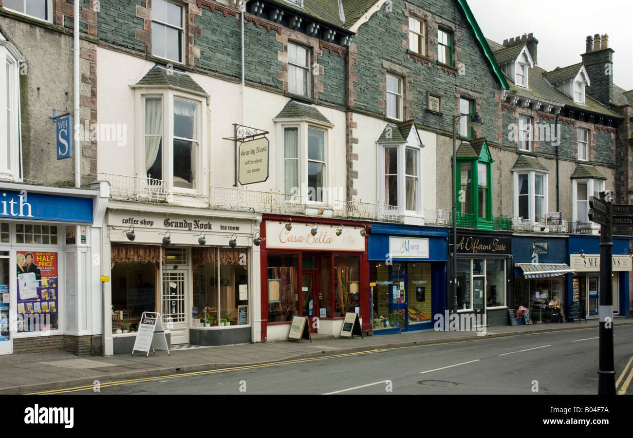 Cafe and shops in Keswick Stock Photo - Alamy