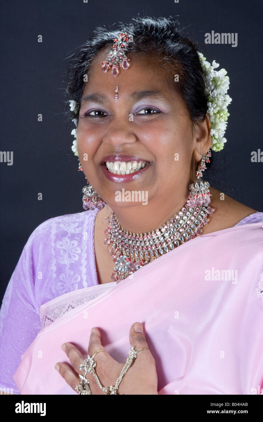 lady wear saree