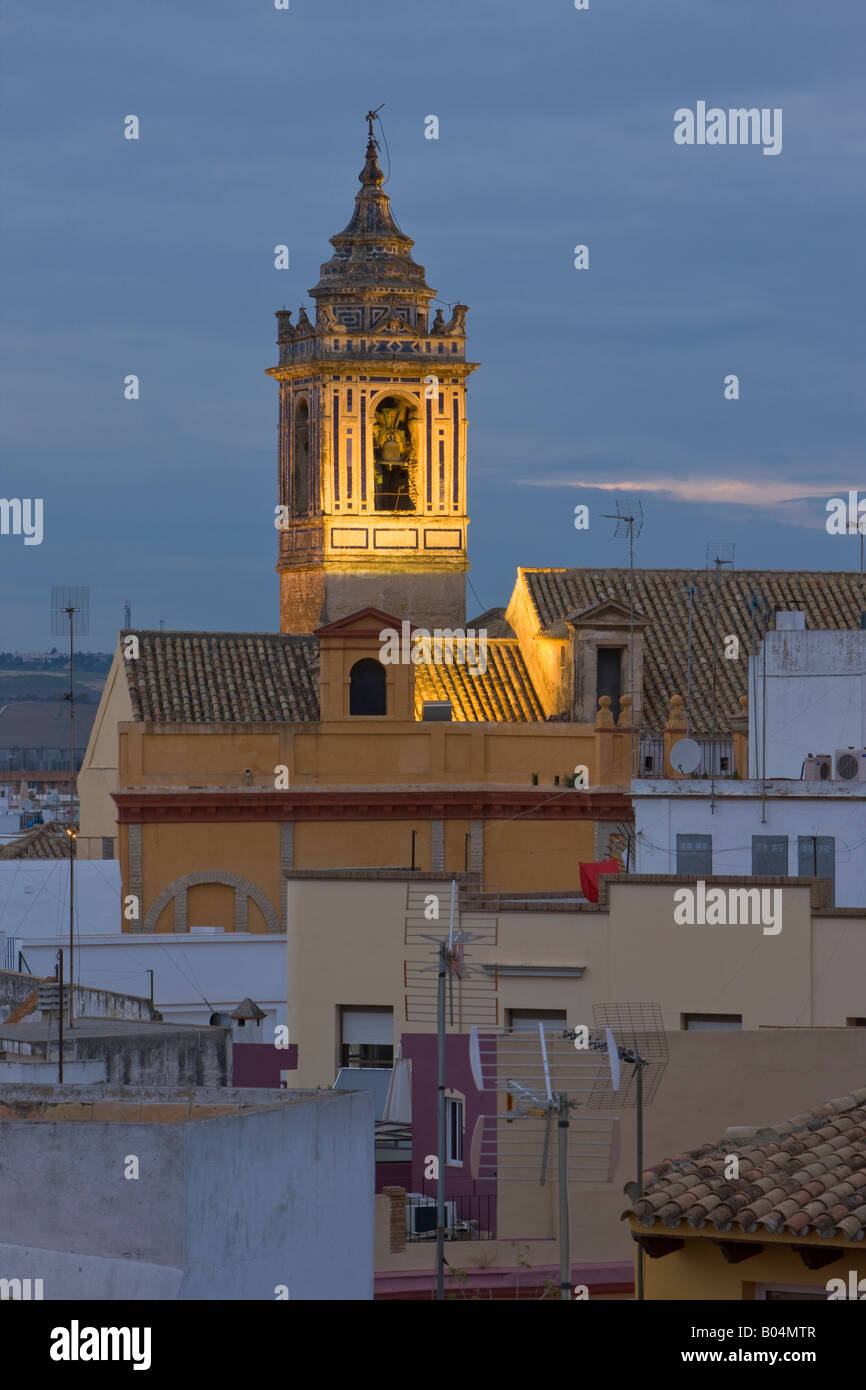 Church in the Santa Cruz district in the City of Sevilla (Seville) at dusk, Province of Sevilla, Andalusia (Andalucia) Europe. Stock Photo