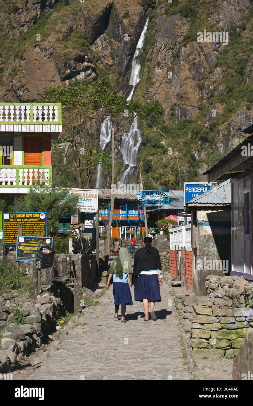 GYASUMDO VILLAGE and the TAL WATERFALL is located in MANANG DISTRICT on the ANNAPURNA CIRCUIT NEPAL HIMALAYA Stock Photo