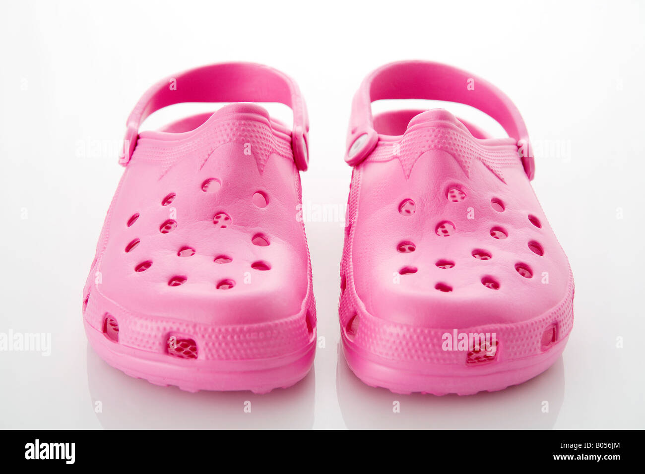 share pair crocs