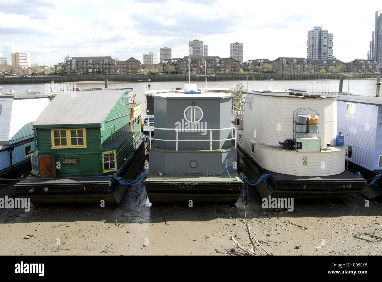 Chelsea thames house boat hires stock photography and images Alamy