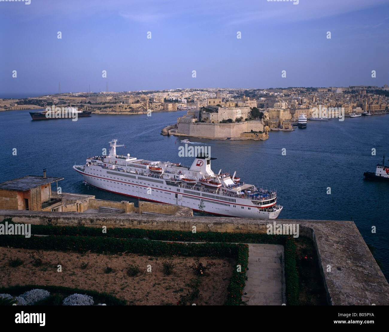 Passenger steamer, Grand Harbour, Valletta, Malta Stock Photo Alamy