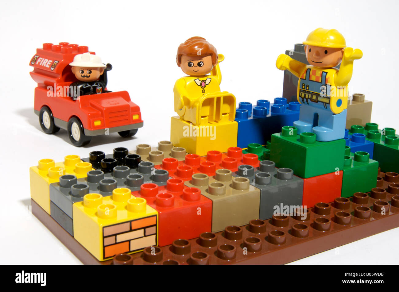 Gli ingegneri di Lego collaudo di un circuito elettronico con sonde Foto  stock - Alamy