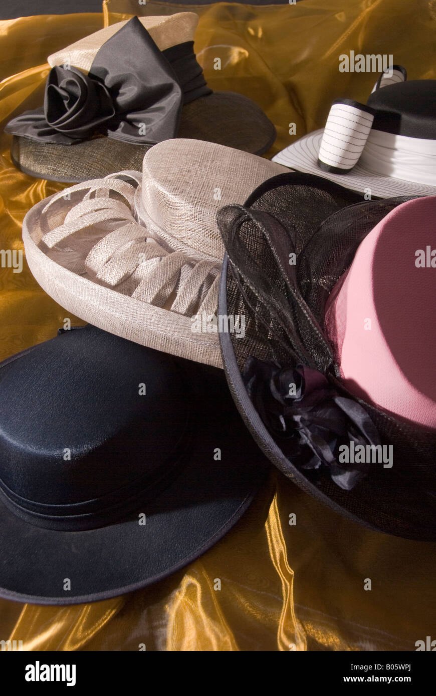 Ladies in hats hi-res stock photography and images - Alamy