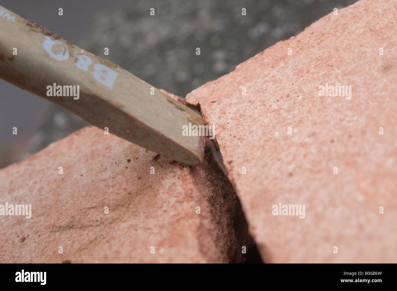 DIY How to build a brick wall Stock Photo Alamy