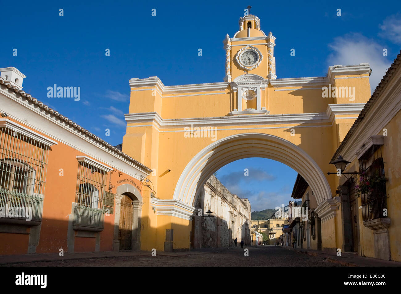 arco-de-santa-catalina-la-antigua-guatemala-unesco-site-guatemala