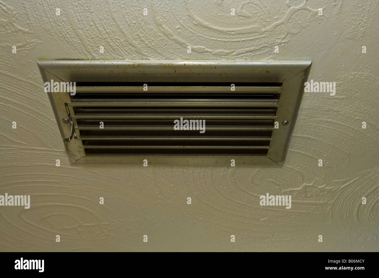 Air Conditioner Ceiling Vent Stock Photo 17358123 Alamy