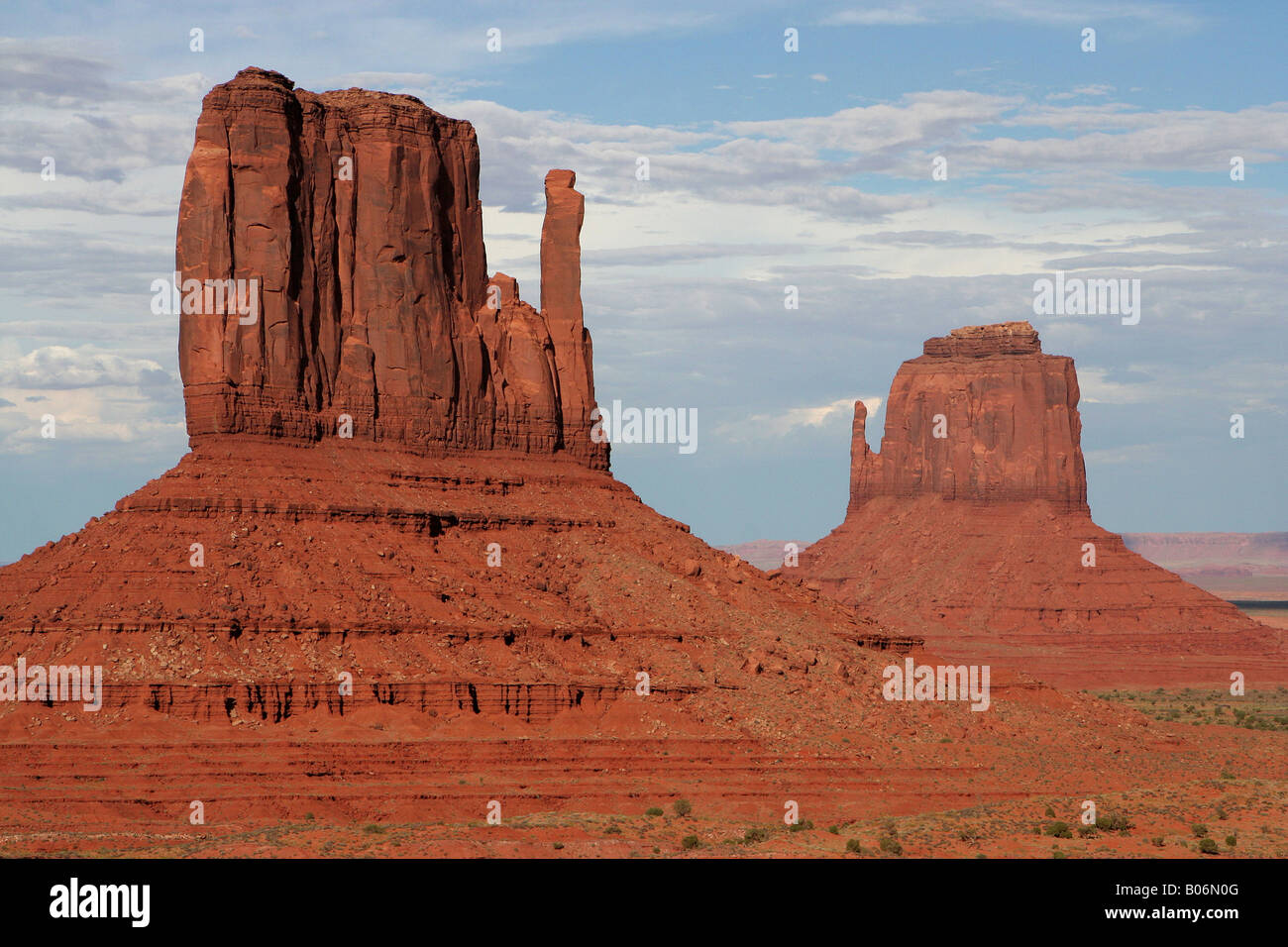 The Mittens in Monument Valley Navajo Tribal Park in Northern  Arizona/Southern Utah are iconic of America's desert Southwest Stock Photo  - Alamy