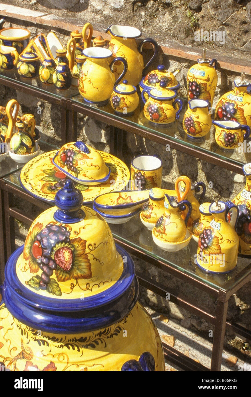 Ravello italy pottery hires stock photography and images Alamy