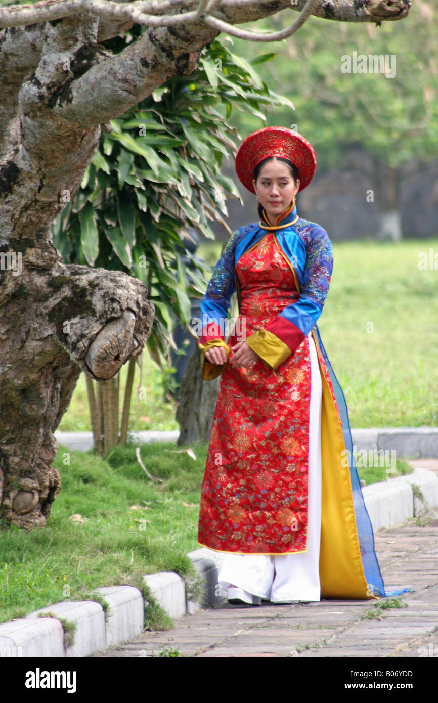 Vietnamese woman in costume Stock Photo