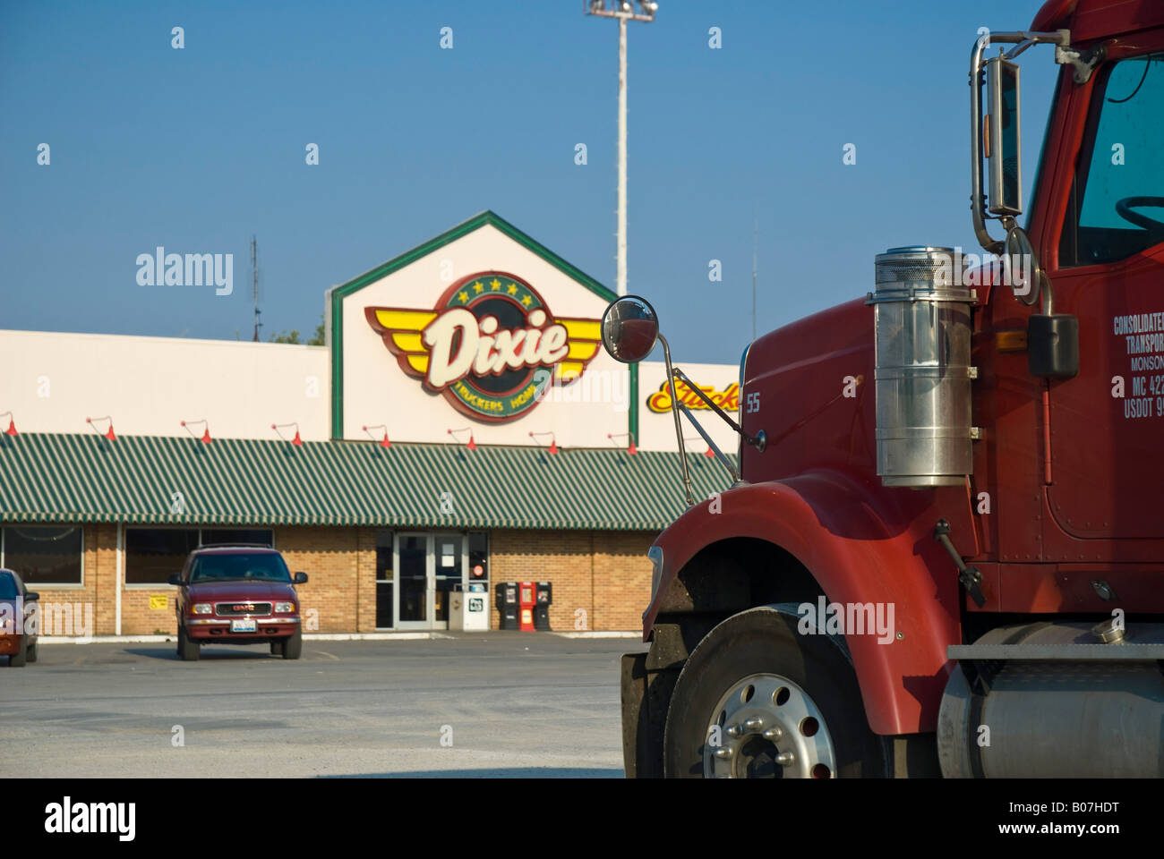 USA, Illinois, Route 66, McLean, Dixie Truckers Home truckstop Stock Photo Alamy