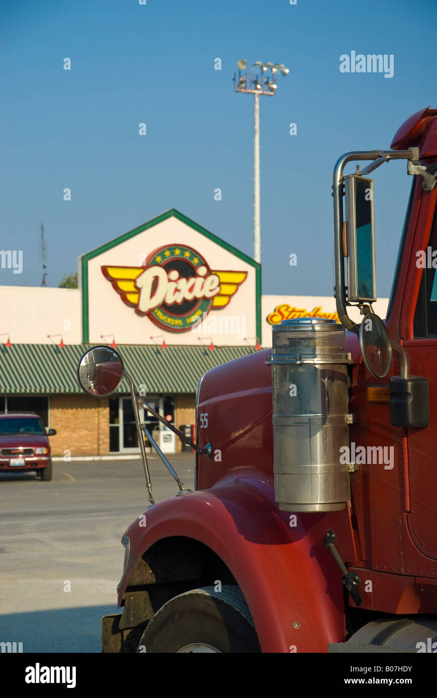 USA, Illinois, Route 66, McLean, Dixie Truckers Home truckstop Stock Photo Alamy