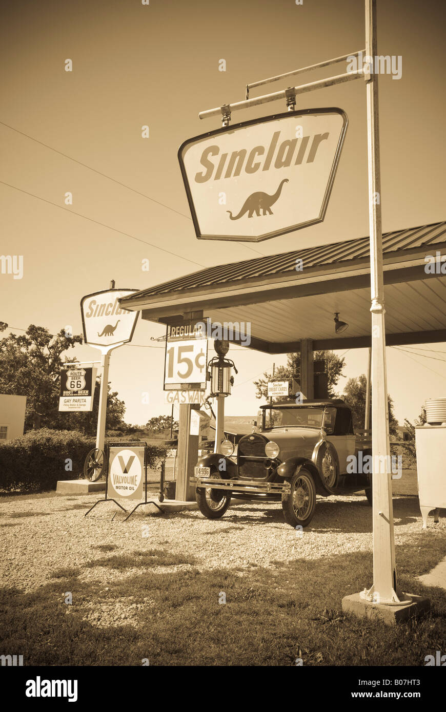 USA, Missouri, Route 66, Paris Springs, Gay Parita Gas Station Stock