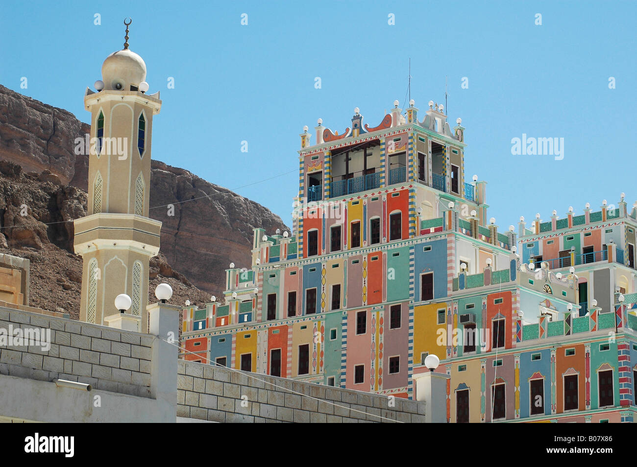 In Yemen's Wadi Do'an an hotel in Khaila beside a mosque displays the quirky taste of its philanthropist builder Stock Photo
