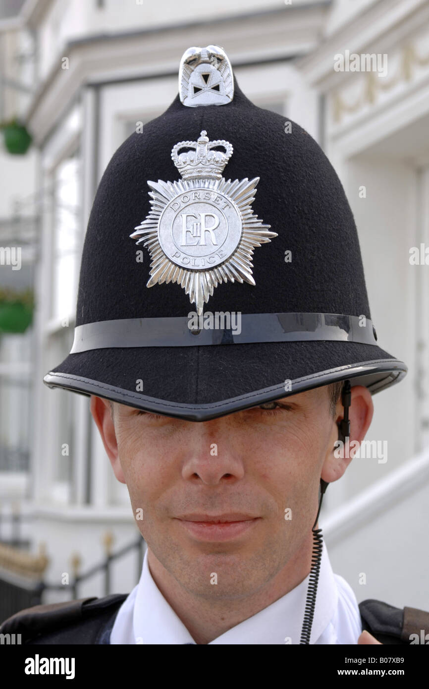 Page 9 - Uniform police british bobby 