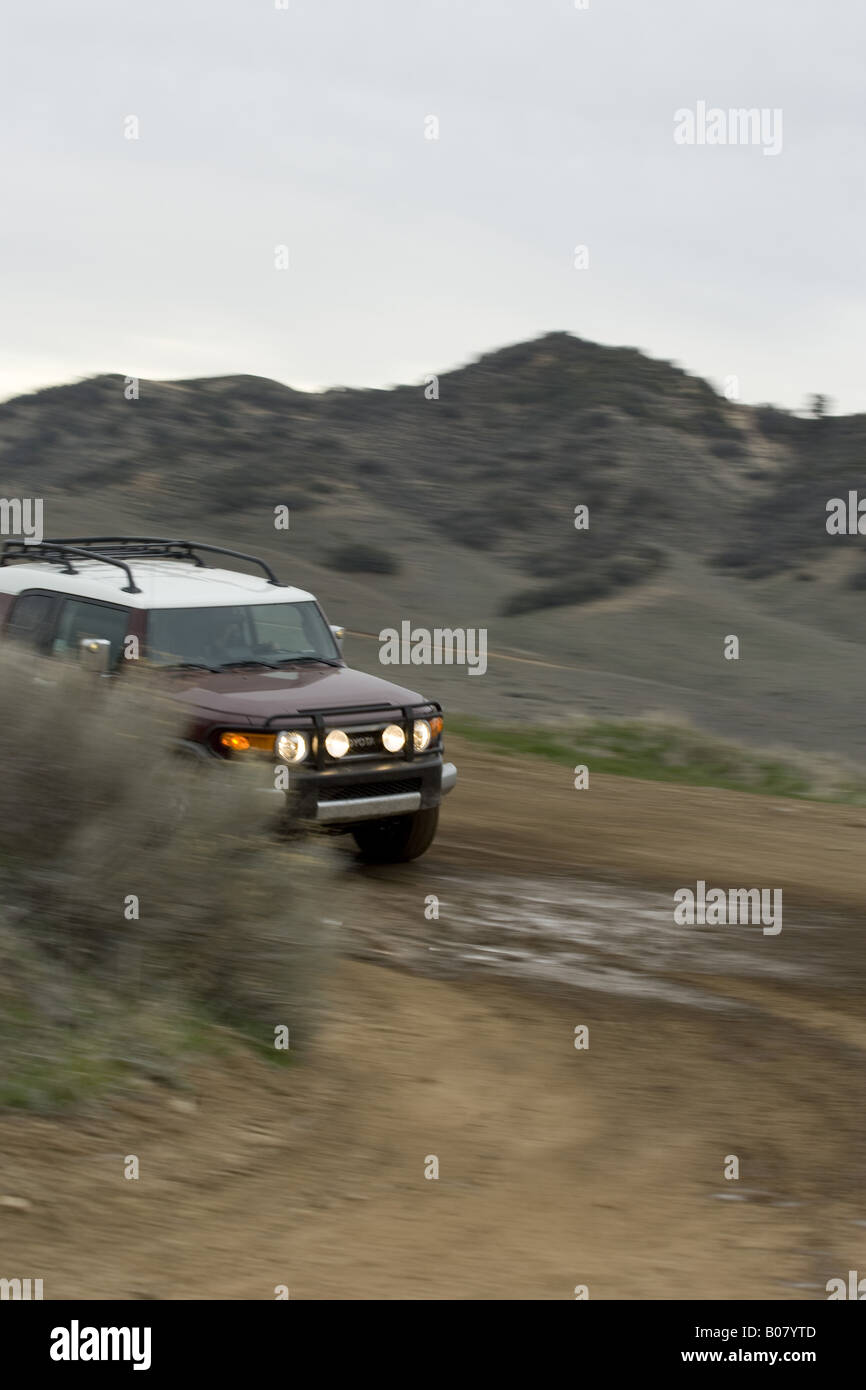 Toyota fj cruiser in desert hi-res stock photography and images - Alamy