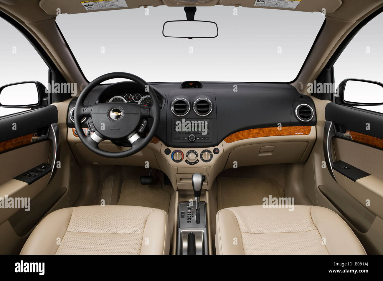 2008 Chevrolet Aveo LT in Black - Dashboard, center console, gear shifter  view Stock Photo - Alamy