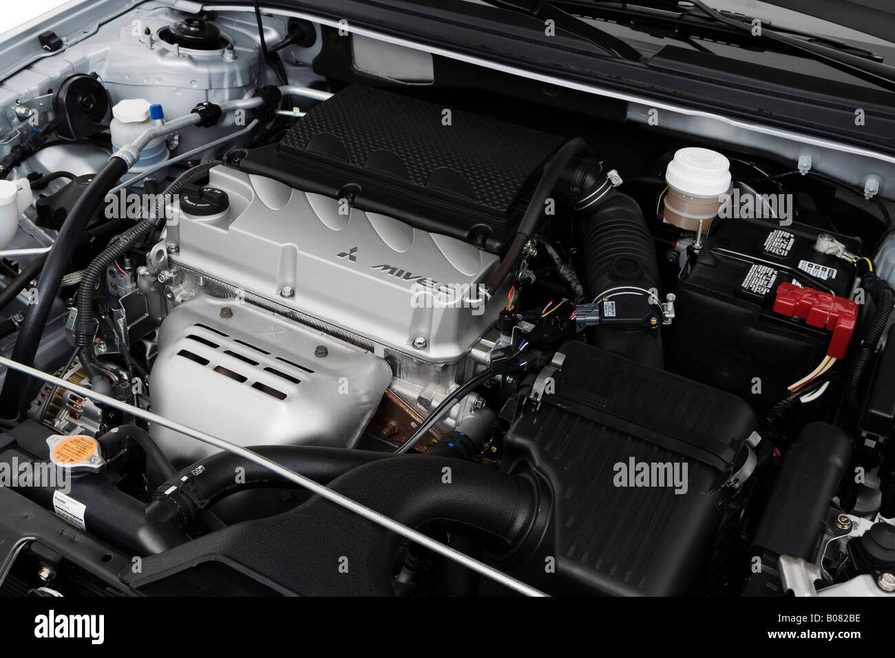 2008 Mitsubishi Galant ES in Silver - Engine Stock Photo - Alamy