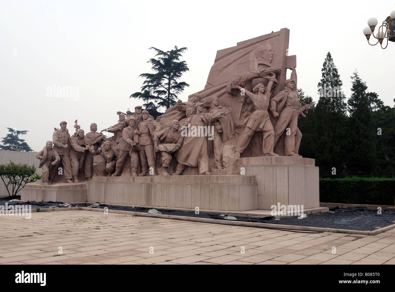 One of the sculptures outside the front of Chairman Mao s mausoleum Tiananmen Square China Asia Beijing Peking City Chairman Mao Stock Photo