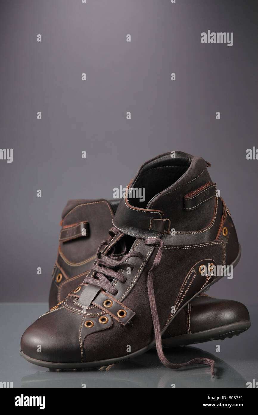 average pair of shoes cost