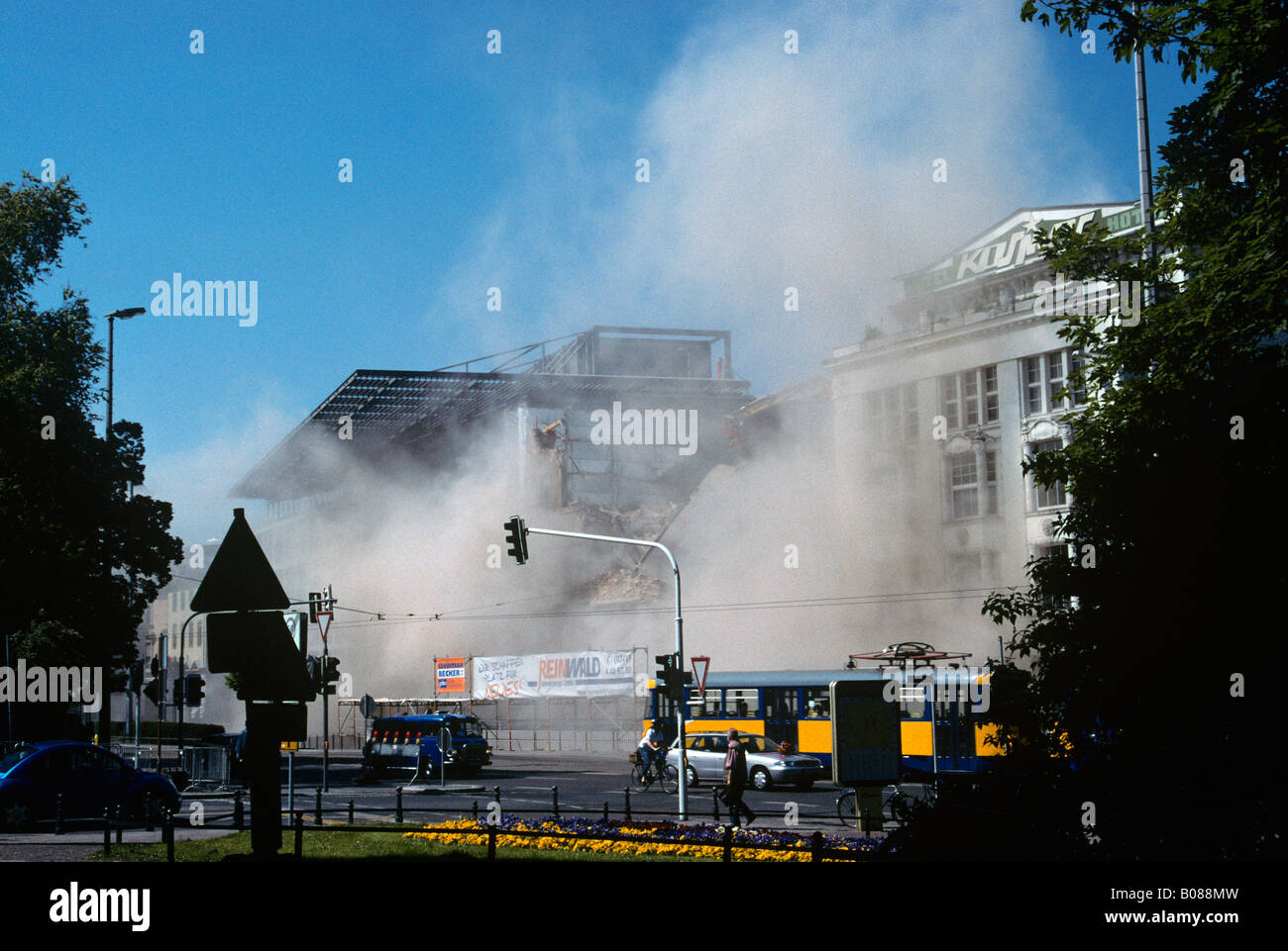 A Building Undergoing Demolition Collapses Accidentally Stock Photo Alamy A Building Undergoing Demolition Collapses Accidentally Stock Photo Alamy