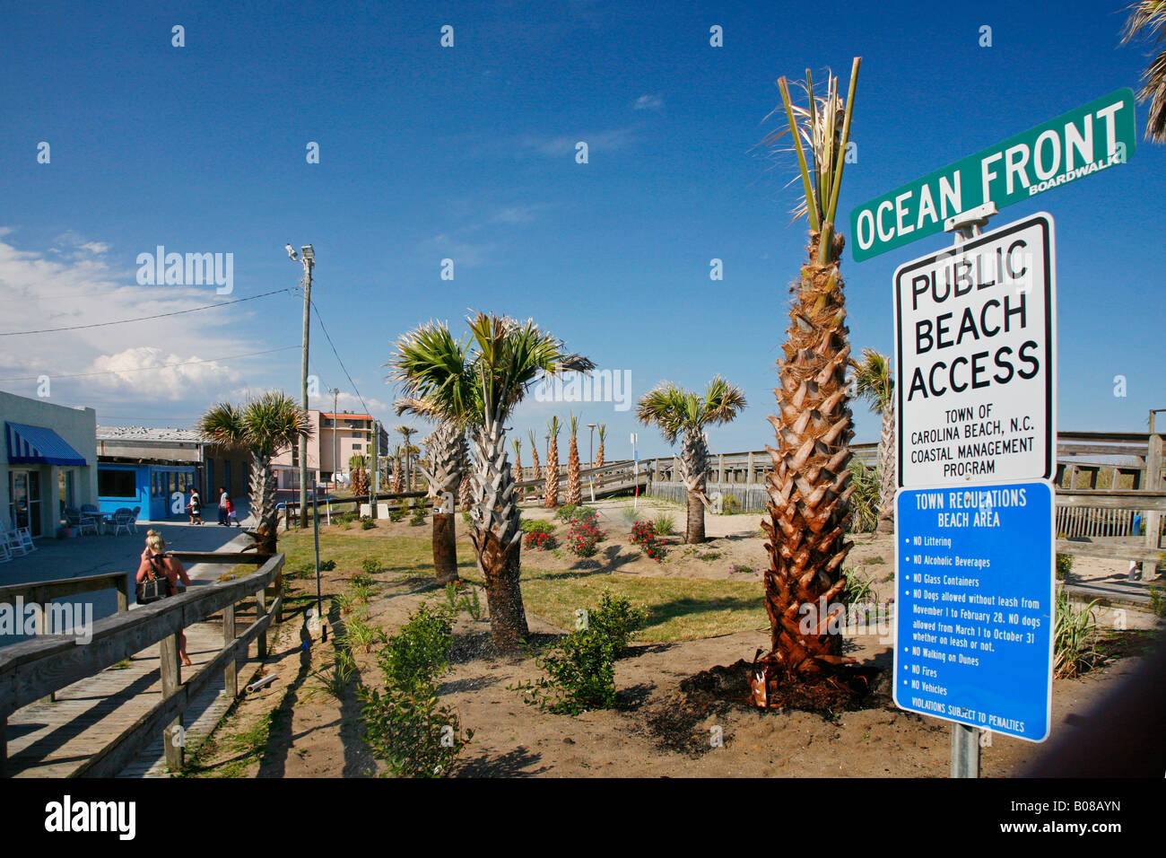 Public beach access sign on Carolina Beach, North Carolina Stock Photo