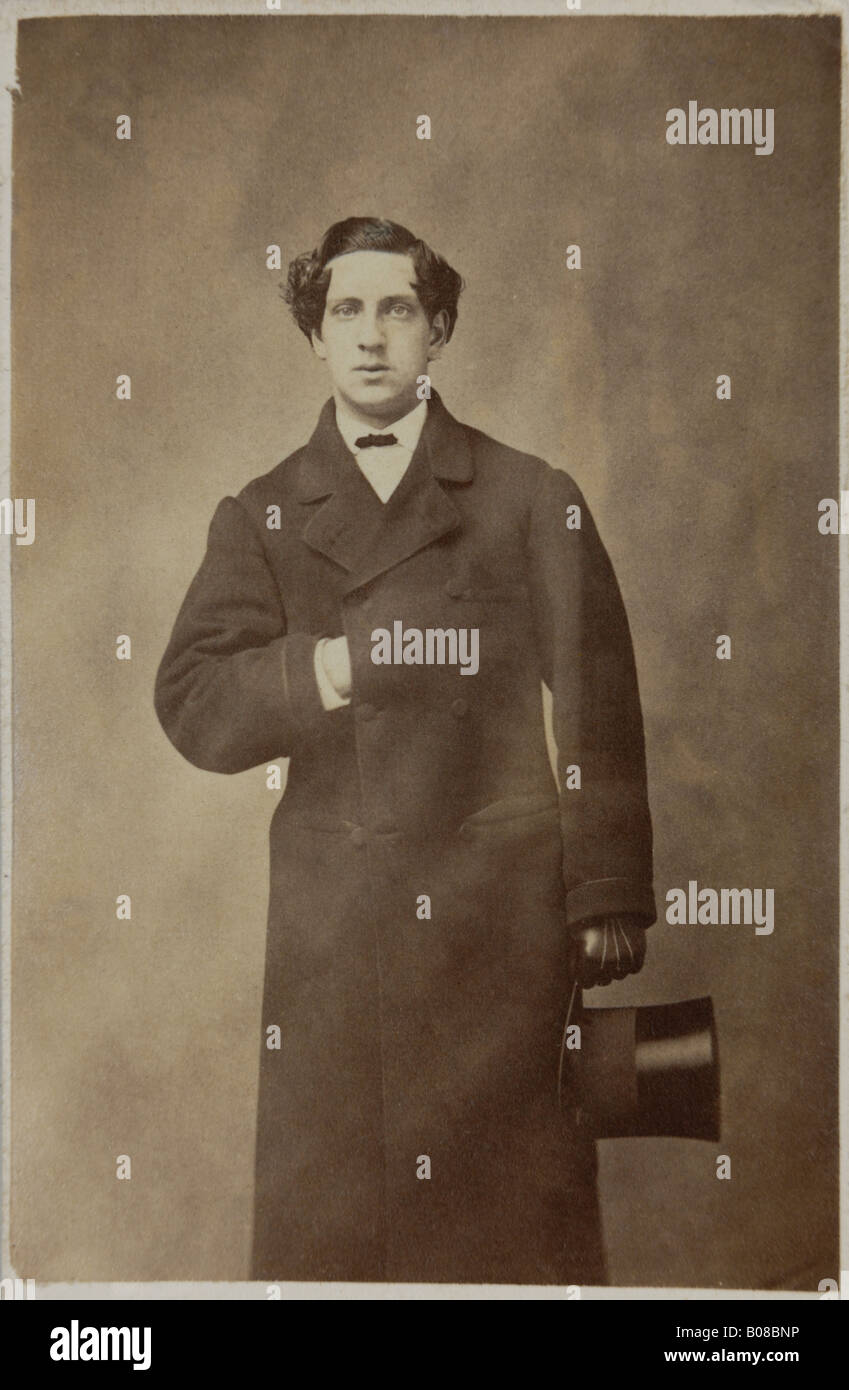 Hat fashion vintage man 1800s hi-res stock photography and images - Alamy