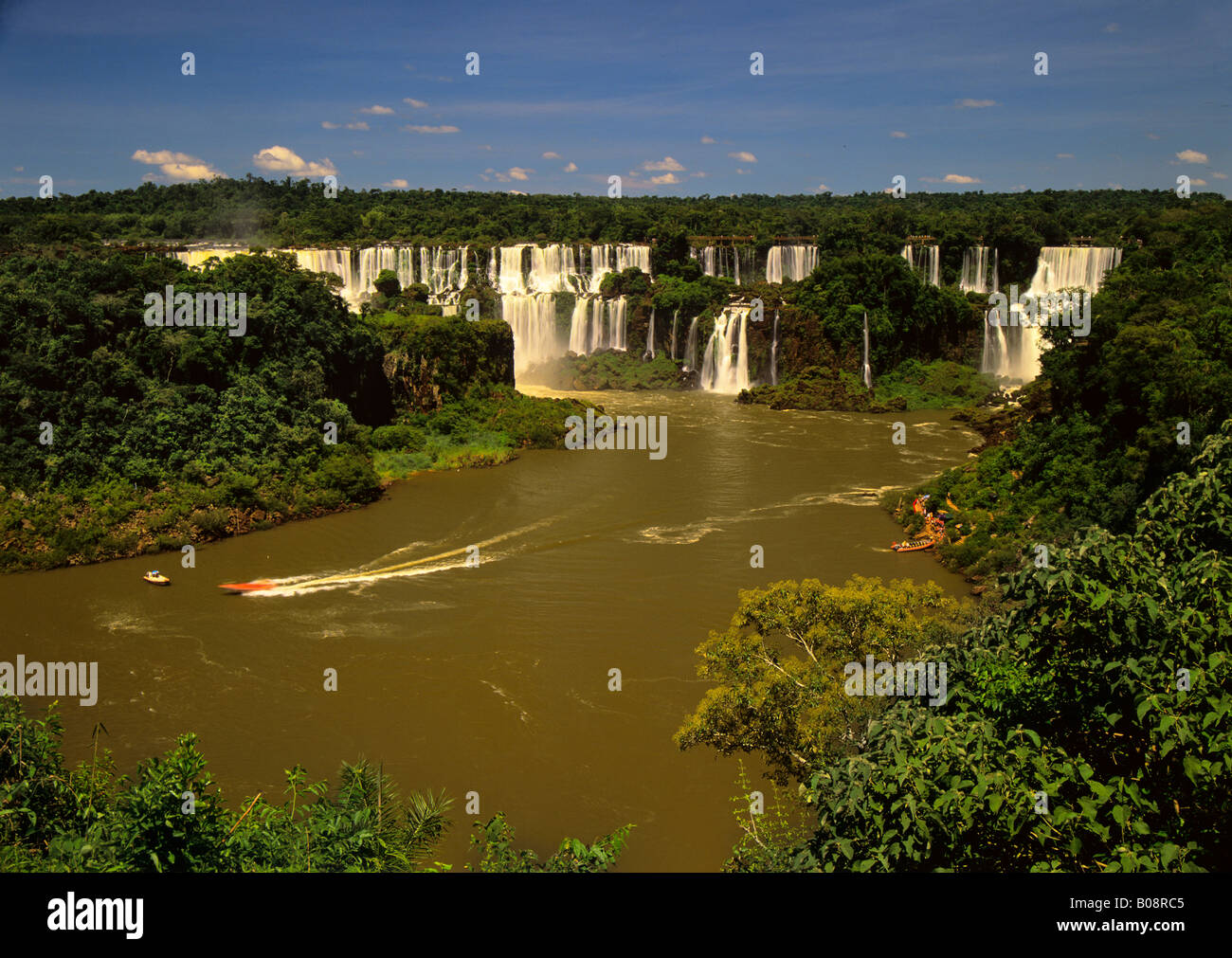 South America, Brazil, Argentina, Igwazu Falls, Igwacu Falls. The Mosquertos tumble from the cliff tops in to the Igwazu River Stock Photo