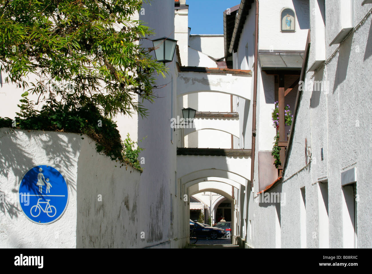 Arches over an alleyway in Muehldorf am Inn, Bavaria, Germany Stock ...
