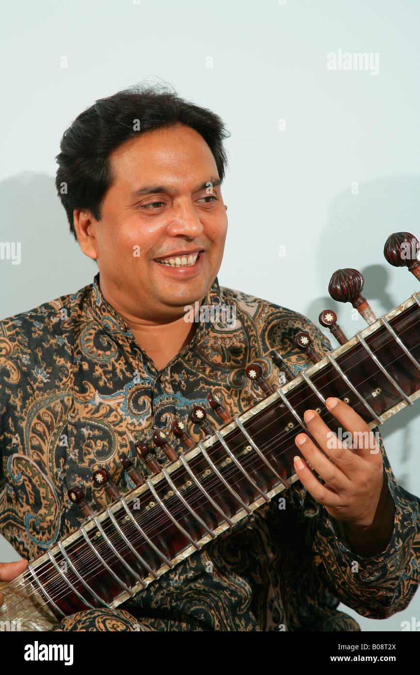Sitar player, Bareilly, Uttar Pradesh, India, Asia Stock Photo Alamy