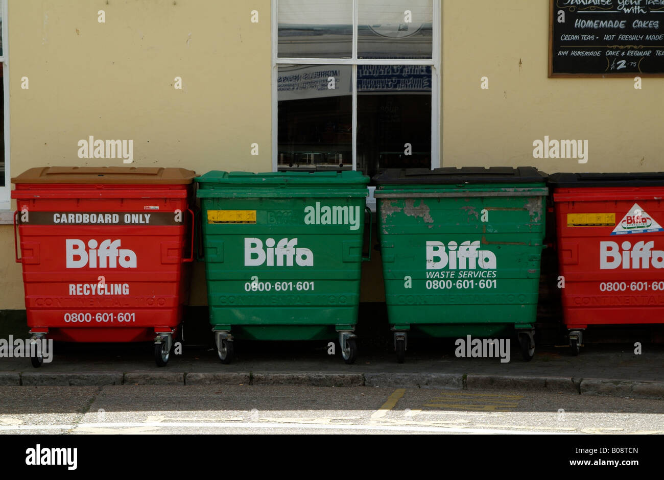 https://c8.alamy.com/comp/B08TCN/biffa-waste-services-company-wheelie-bins-cowes-isle-of-wight-uk-B08TCN.jpg