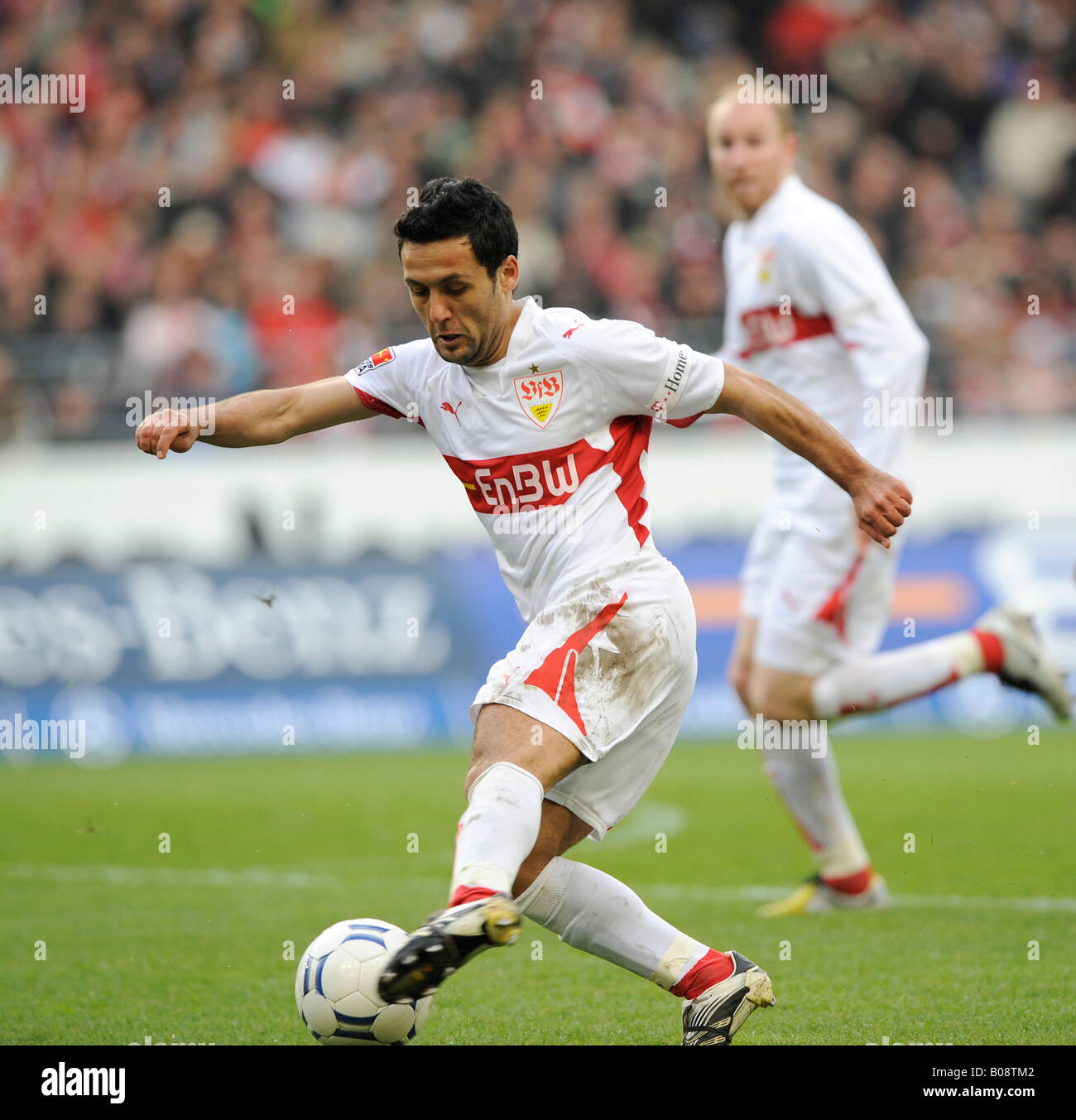 VfB Stuttgart football club players, Yildiray BASTUeRK behind Ludovic